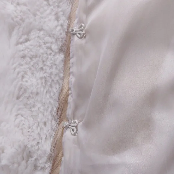 GB FUR VEST . - Picture 14 of 14